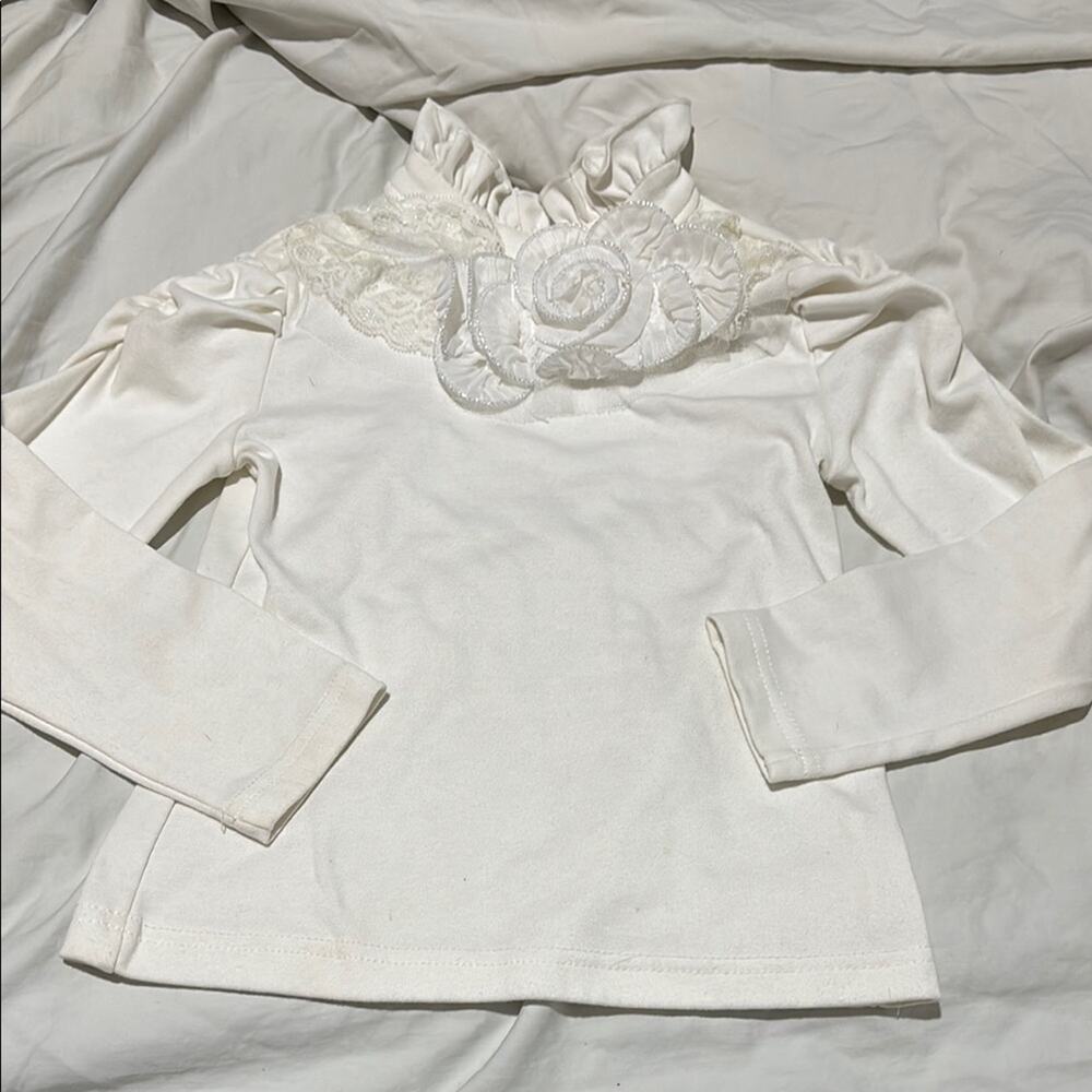 BMB couture Elegant White Long Sleeve Top with Floral Detail size 4 euc